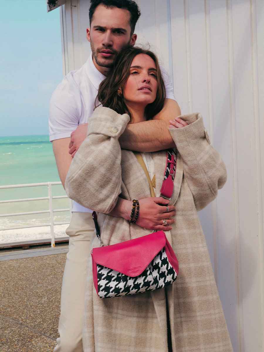 foto-vista-frontale-borsa-a-tramonto-in-pelle-rosa-suzon-m-allure-fuchsia-paul-marius-w25m-hs2-pi