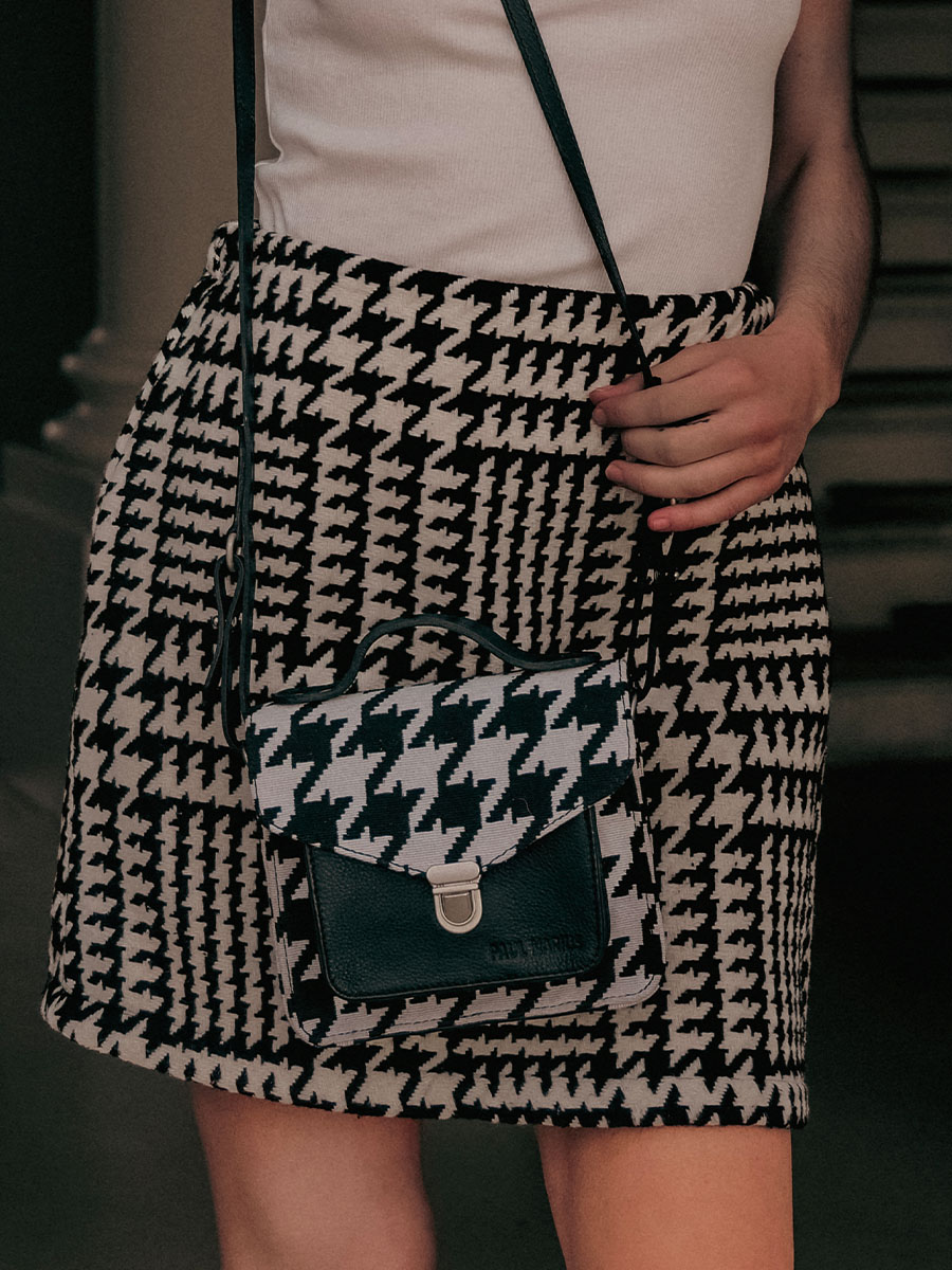 foto-zoom-materiale-mini-borsa-a-tramonto-in-pelle-nera-mademoiselle-george-xs-allure-nera-paul-marius-w05xs-hs2-b