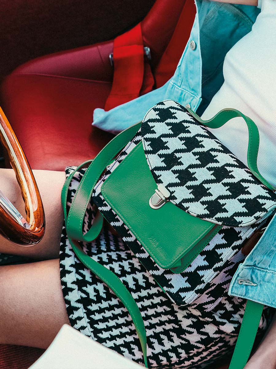 foto-portafoglio-borsa-a-tramoggia-in-pelle-viola-mademoiselle-george-allure-verde-paul-marius-w05-hs2-gr