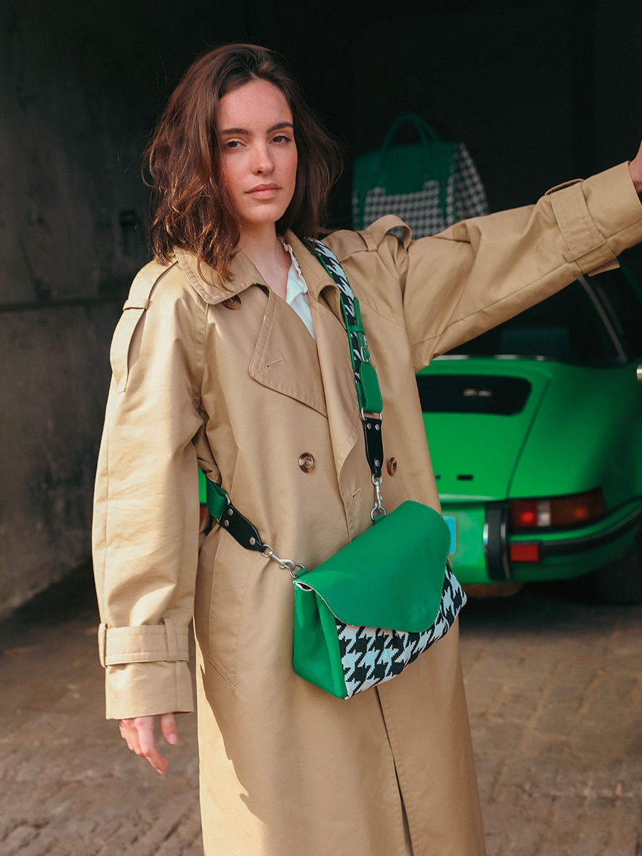 foto-vista-interna-borsa-a-tramoggia-in-pelle-viola-suzon-m-allure-verde-paul-marius-w25m-hs2-gr