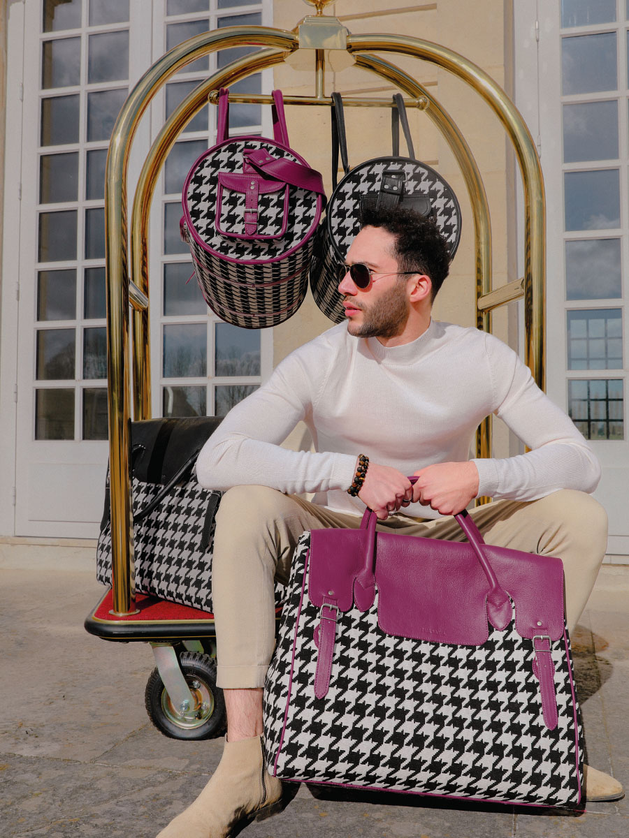 foto-vista-frontale-borsa-da-viaggio-in-pelle-viola-rouen-delhi-allure-zinzolin-paul-marius-m105-hs2-zi