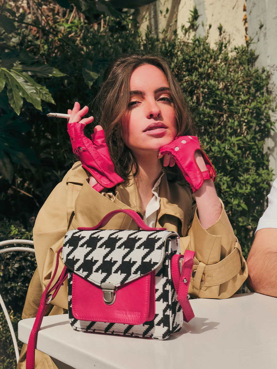 foto-vista-frontale-mini-borsa-a-tramonto-in-pelle-rosa-mademoiselle-george-xs-allure-fuchsia-paul-marius-w05xs-hs2-pi