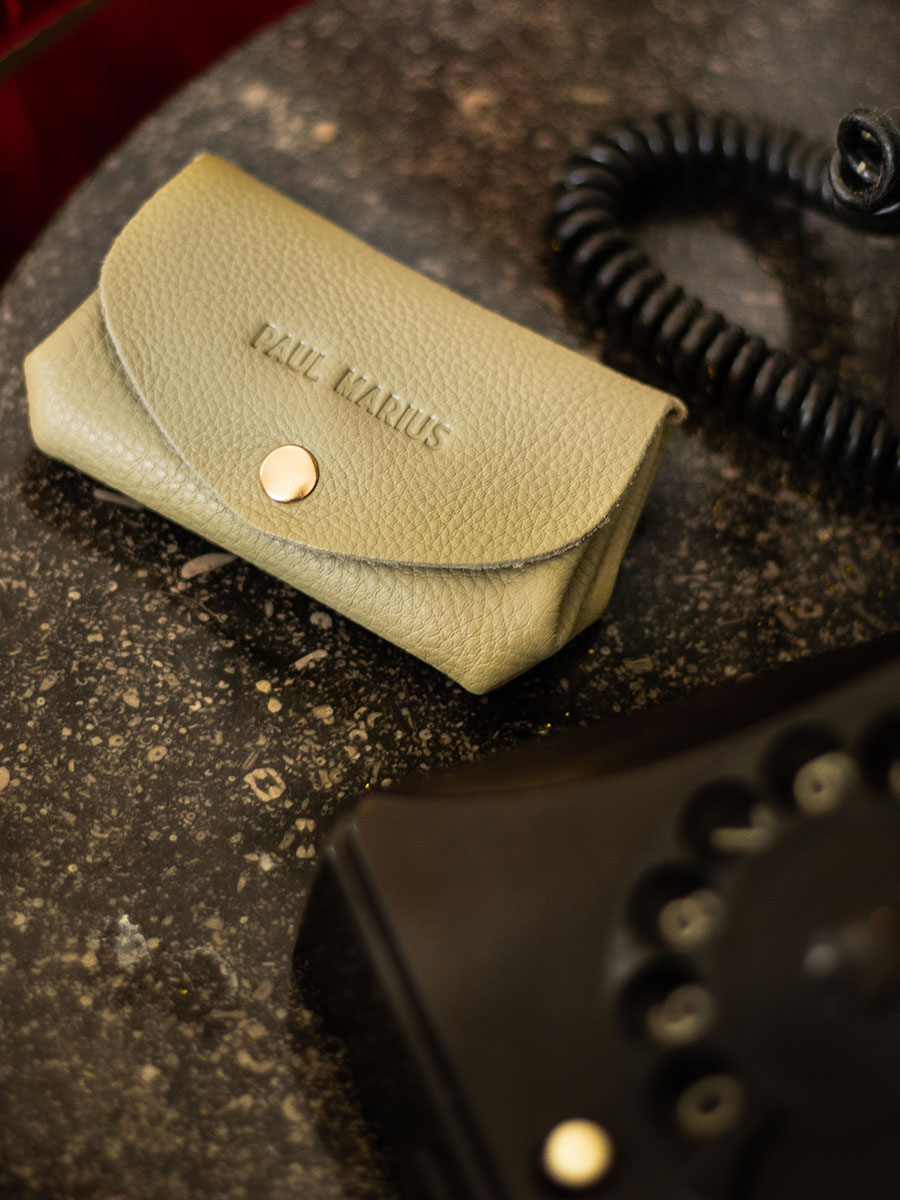 foto-vista-posteriore-portamonete-in-pelle-verde-legustave-art-deco-mandorla-paul-marius-clp-ad-al