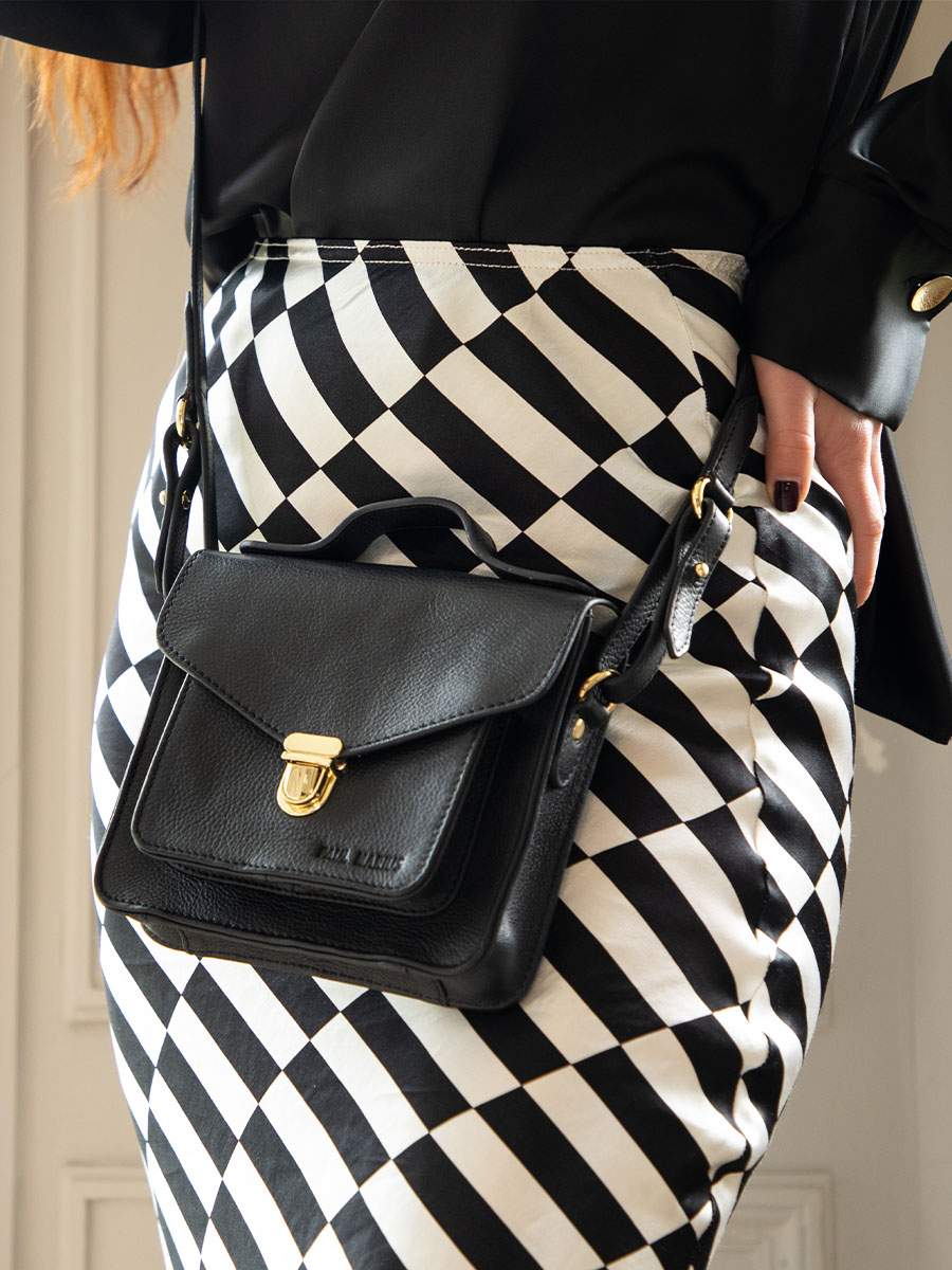 foto-materiale-mini-borsa-mano-in-pelle-donna-nera-mademoiselle-george-xs-art-deco-nera-paul-marius-w05xs-ad-b