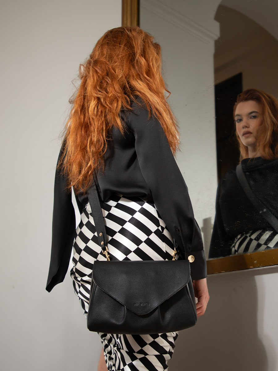 foto-portafoglio-borsa-a-tramoggia-in-pelle-nera-suzon-m-art-deco-nera-paul-marius-w25m-ad-b