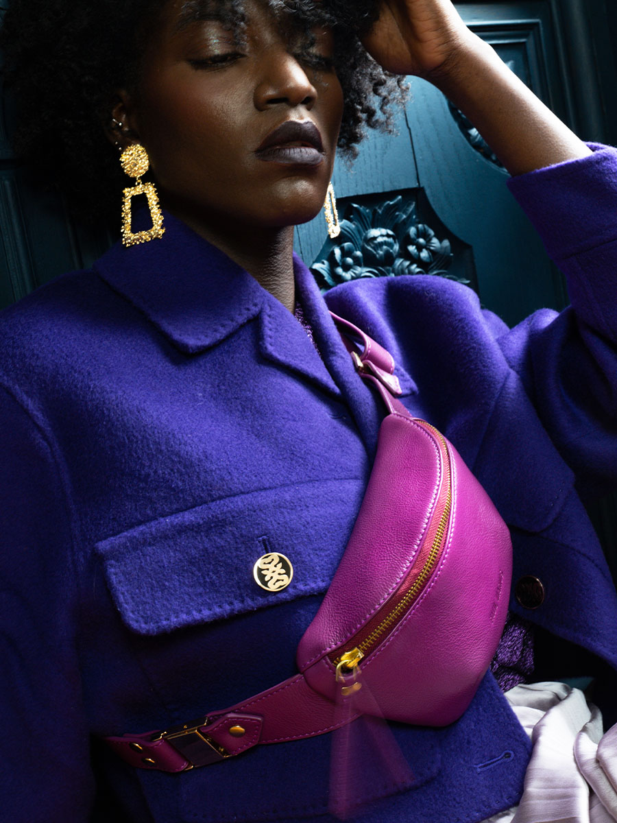 foto-vista-frontale-mini-marsupio-in-pelle-viola-labanane-xs-art-deco-zinzolin-paul-marius-m503xs-ad-zi