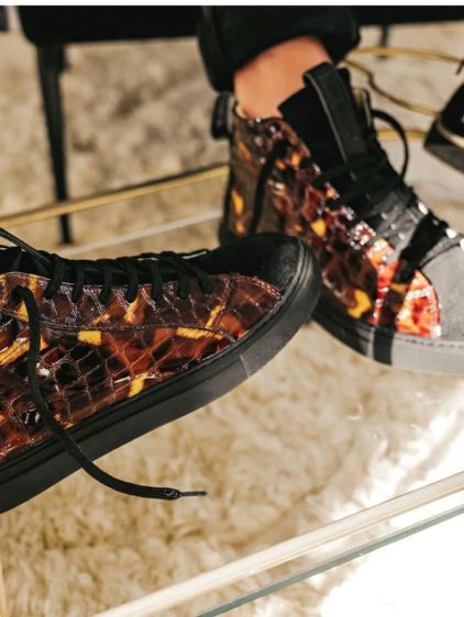 PM001 - Caimano ambra verniciato