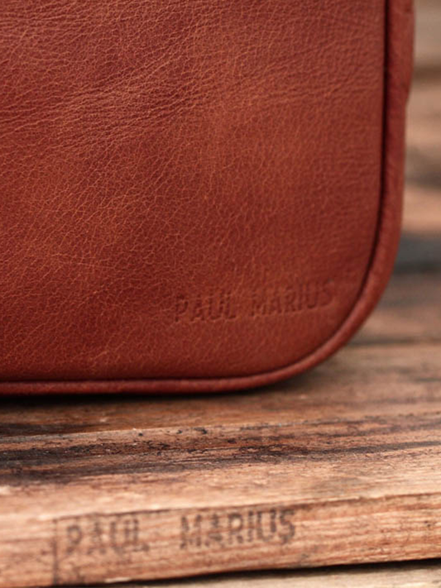 foto-vista-laterale-custodia-per-computer-marrone-custodia-per-computer-15-pollici-naturale-paul-marius-m52m-l