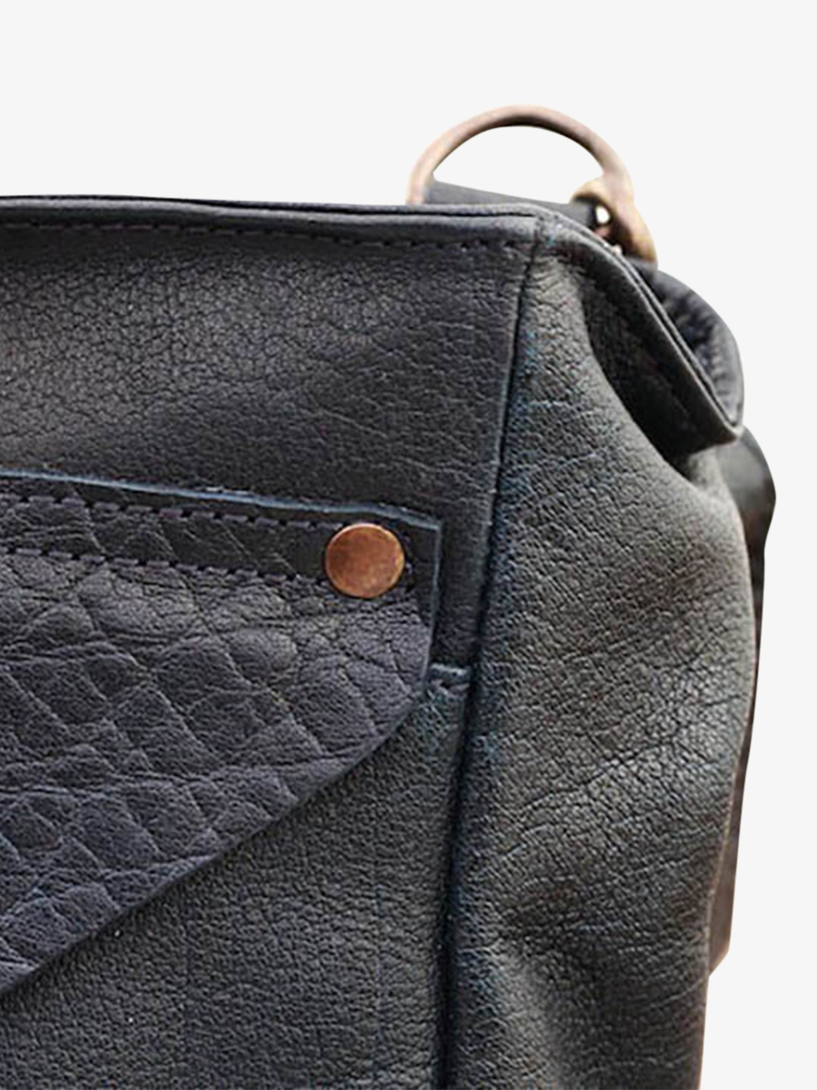 foto-materiale-borsa-a-tracolma-in-pelle-donna-blu-legavroche-blu-inchiostro-paul-marius-w06-db