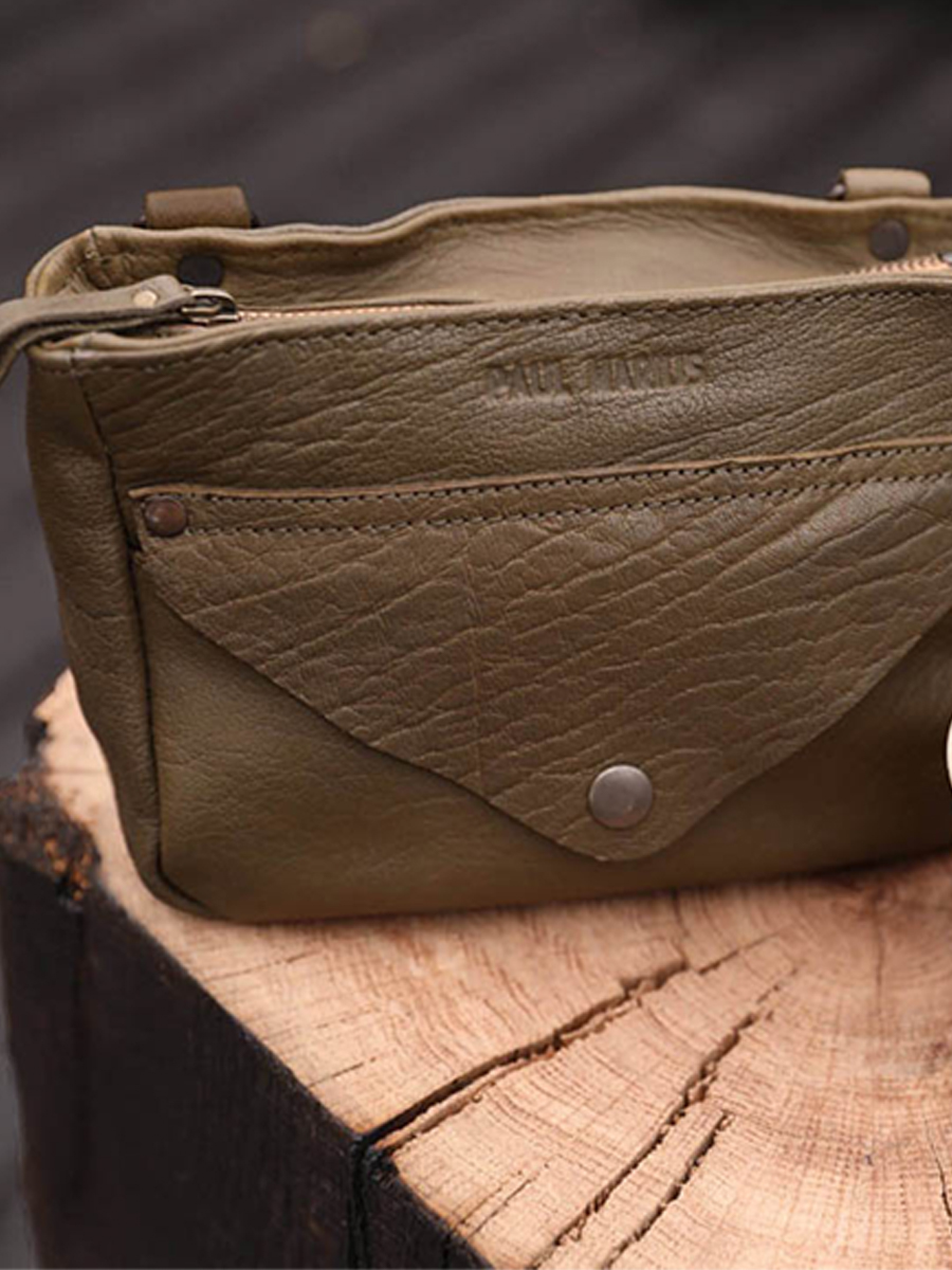 foto-portafoglio-borsa-a-tramoggia-in-pelle-da-donna-kaki-legavroche-kaki-paul-marius-w06-k