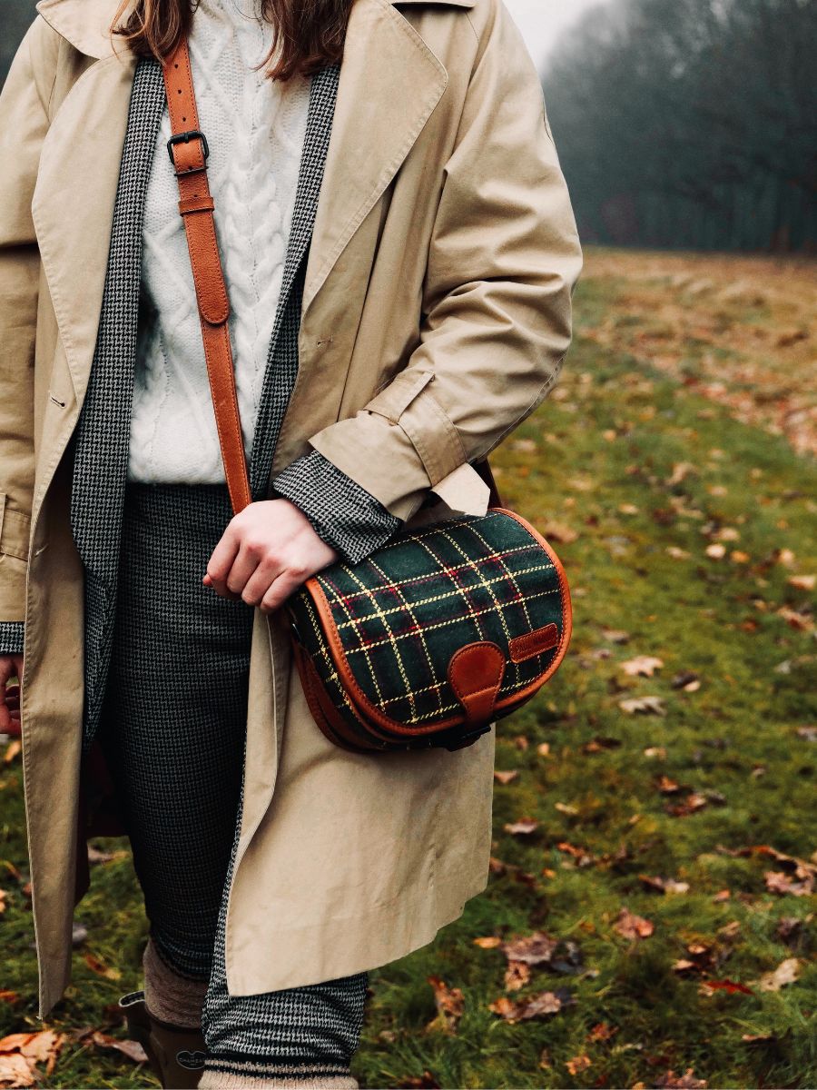 foto-materiale-borsa-a-tramoggia-in-pelle-da-donna-celtik-paul-marius-lebohemien