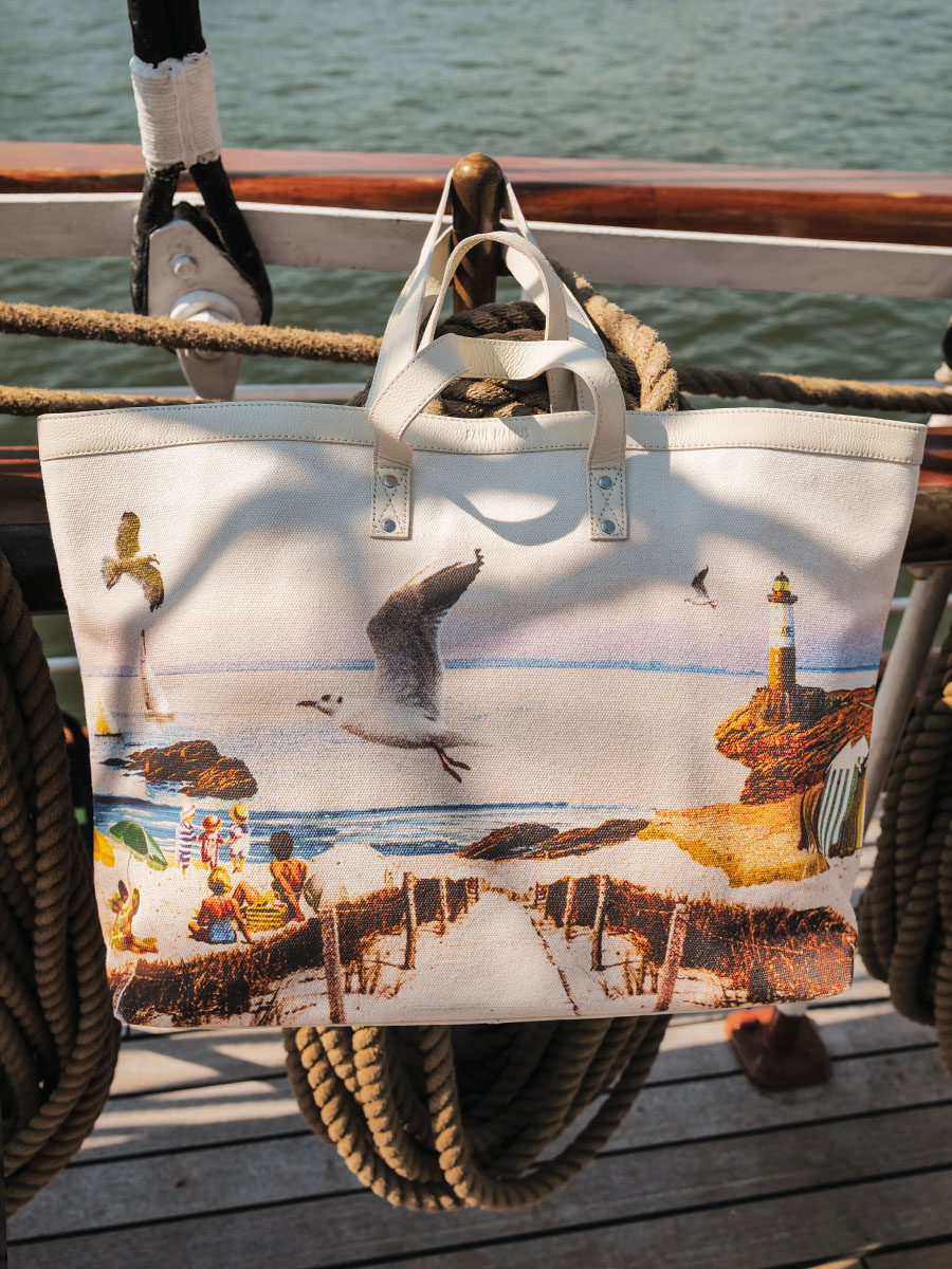 foto-vista-borsa-tote-in-pelle-stampata-spiaggia-dune-côte-ouest-plage-paul-marius-m25-cnv-beach