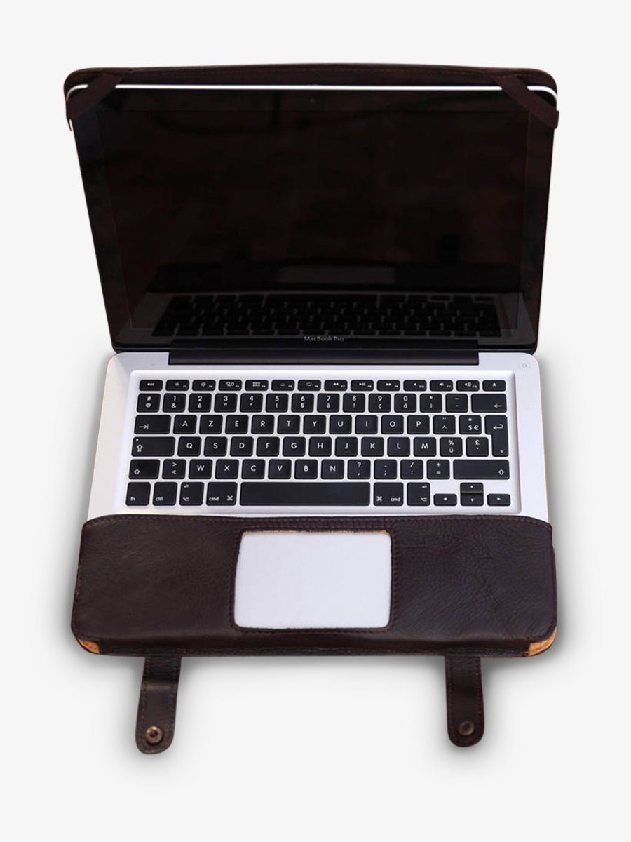 foto-vista-laterale-custodia-per-computer-macbook-nero-letui-macbook-pro-13-pollici-indus-paul-marius-cover-13-pro-d