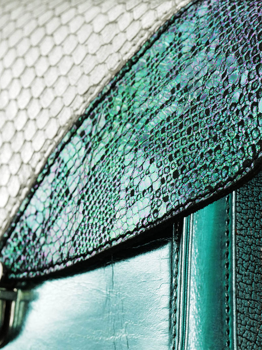 foto-interno-borsa-a-tramoggia-in-pelle-donna-blu-bianco-mademoiselle-george-chimere-polaire-paul-marius-w05-ch-s-blu