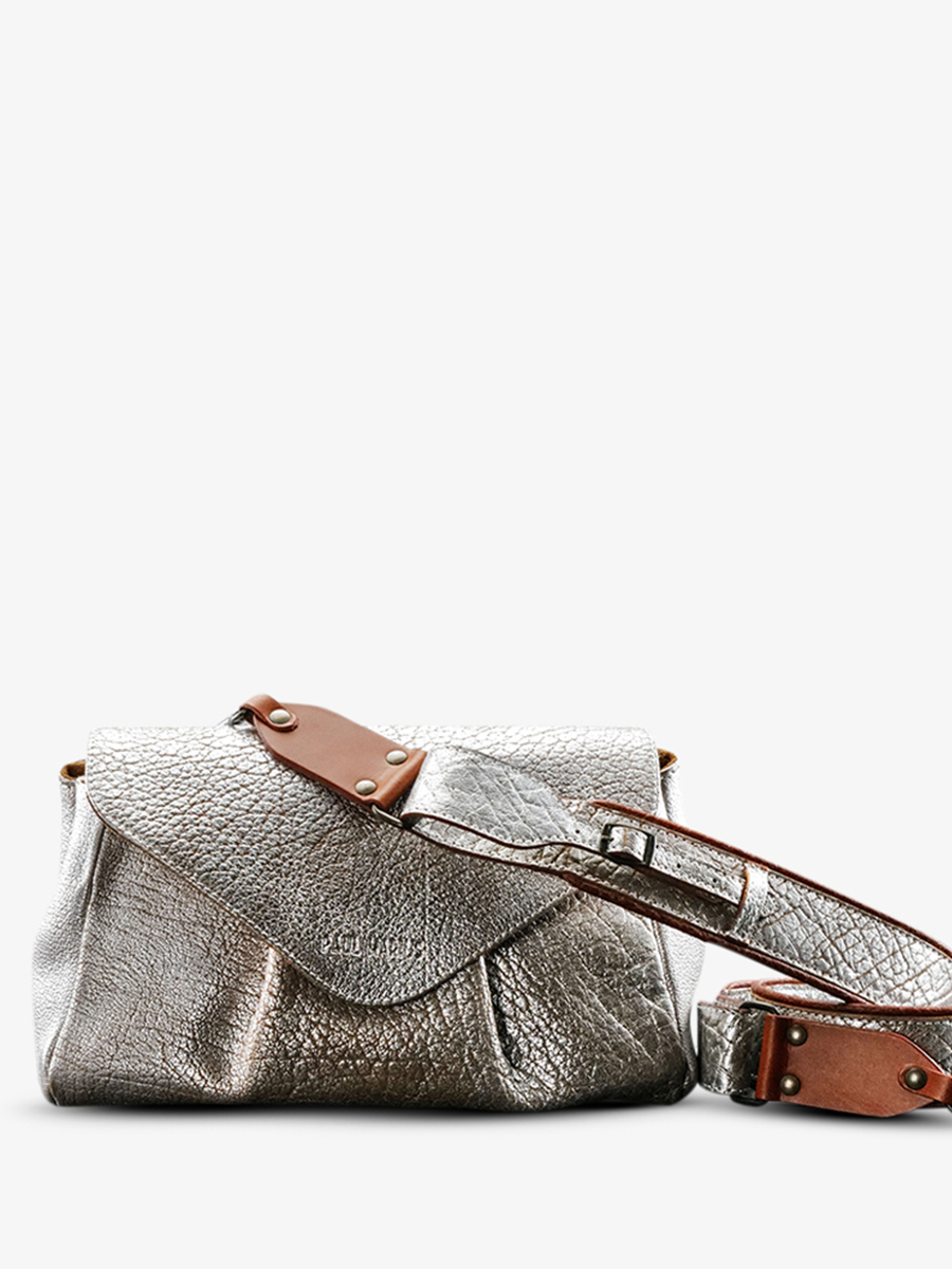 foto-vista-frontale-borsa-a-tramonto-in-pelle-paulmarius-argento-suzon-m-ambra-argento-paul-marius-w25m-bs