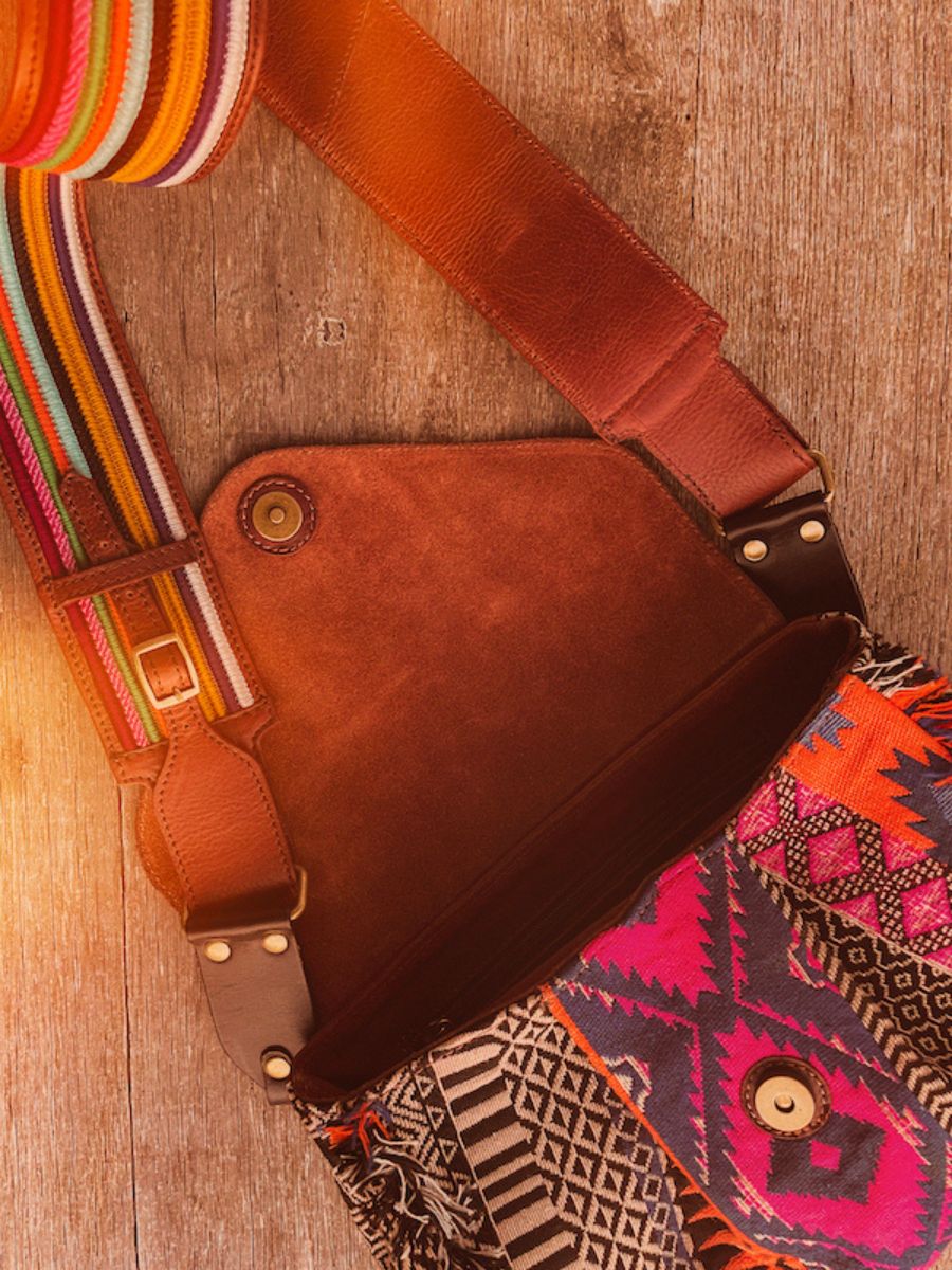 foto-porta-borsa-a-tramonta-in-pelle-paulmarius-blu-bianco-suzon-m-horizon-paul-marius-w25m-hor