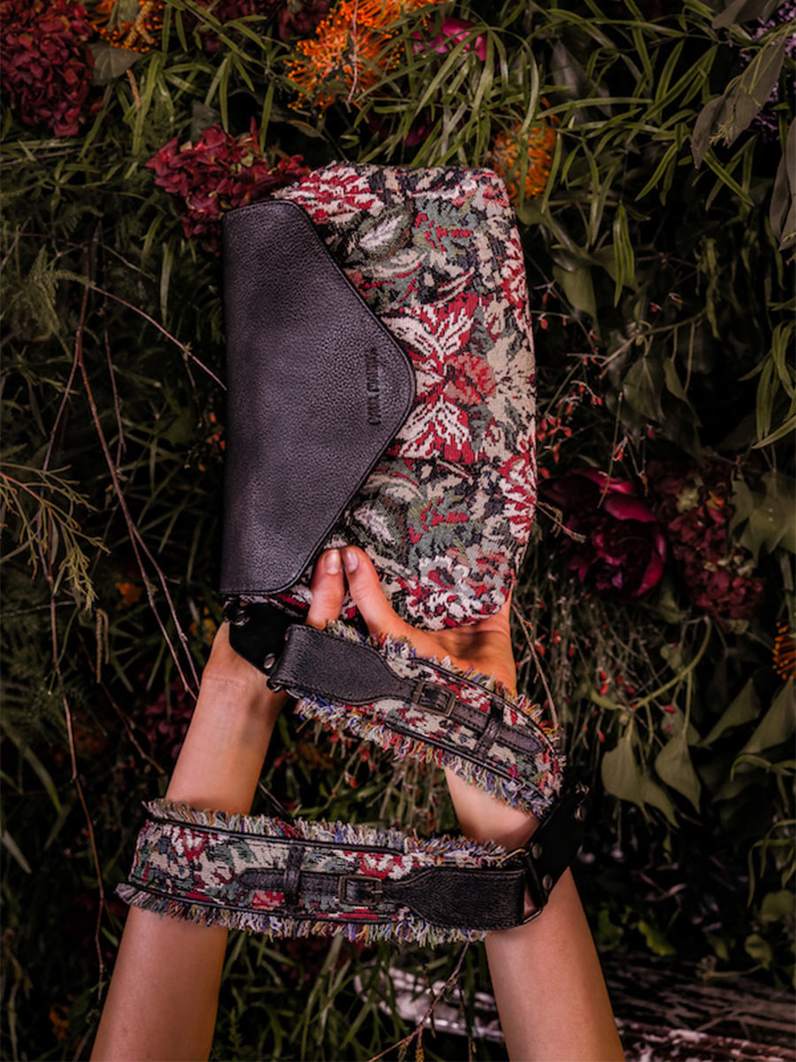 foto-vista-frontale-borsa-a-tramoggia-in-pelle-paulmarius-suzon-m-boheme-paul-marius-w25m-cnv-b