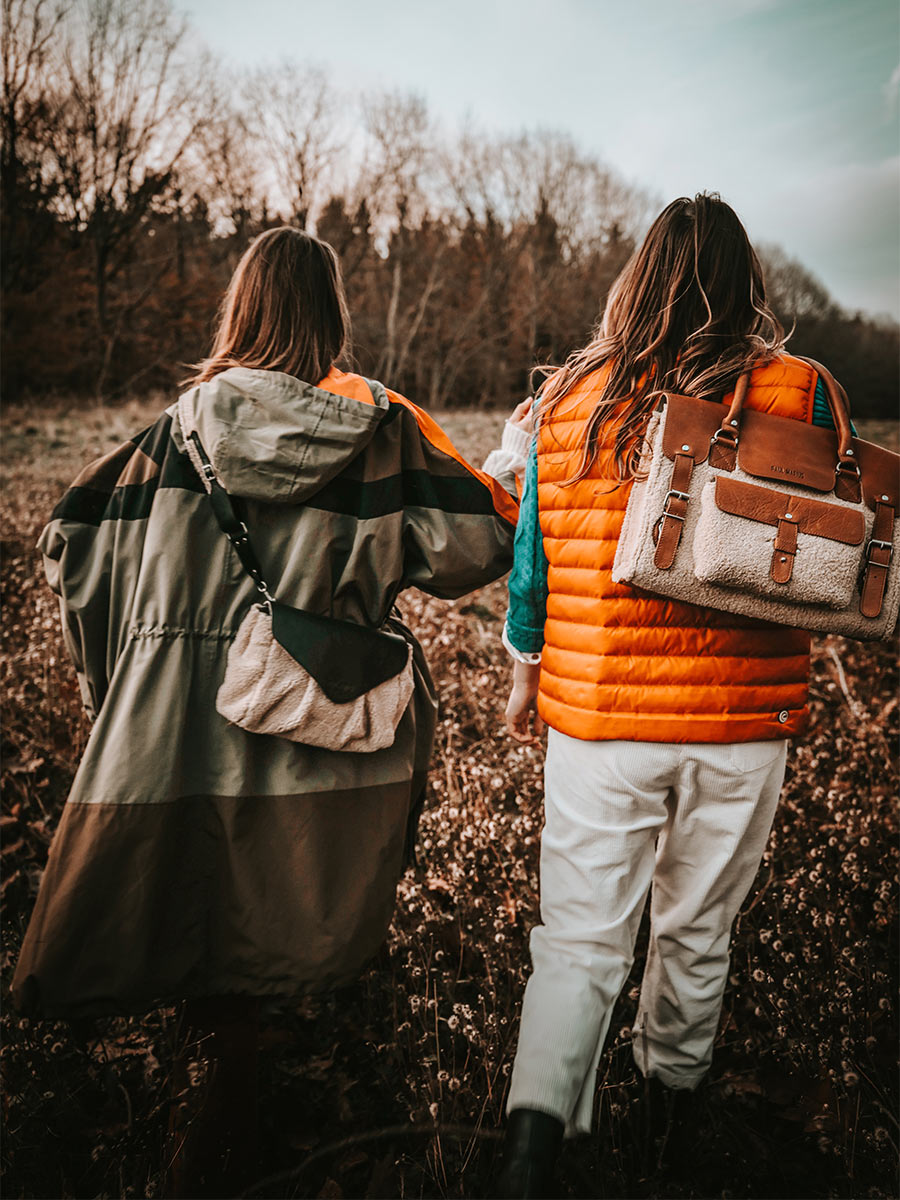 foto-portafoglio-borsa-a-tramoggia-in-pelle-paulmarius-nero-suzon-m-himalaya-nero-olio-paul-marius-w25m-sh-w-obl