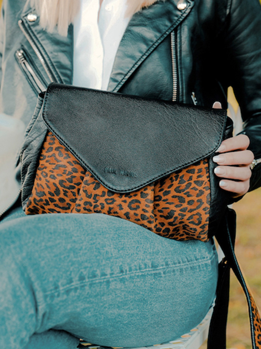 foto-portafoglio-borsa-a-tramoggia-in-pelle-paulmarius-nero-suzon-m-leopard-nero-paul-marius-w25m-lp-b