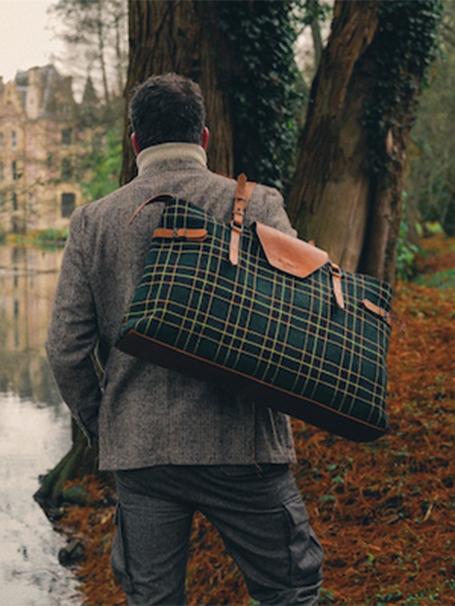 foto-portata-borsa-da-viaggio-in-pelle-esus-l-celtik-paul-marius-m17-sco-gr-ol