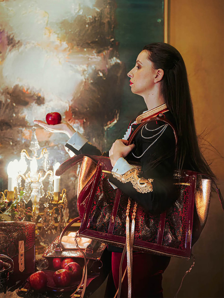 foto-vista-frontale-borsa-a-mano-in-pelle-donna-lerive-droite-m-passion-paul-marius-w19m-pa