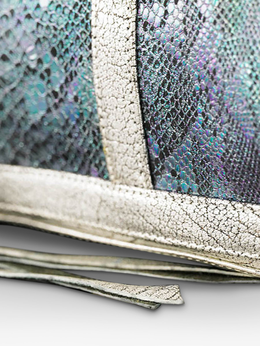 foto-materiale-borsa-a-mano-in-pelle-business-blu-bianco-lerive-droite-l-chimere-polaire-paul-marius-w19l-ch-s-blu