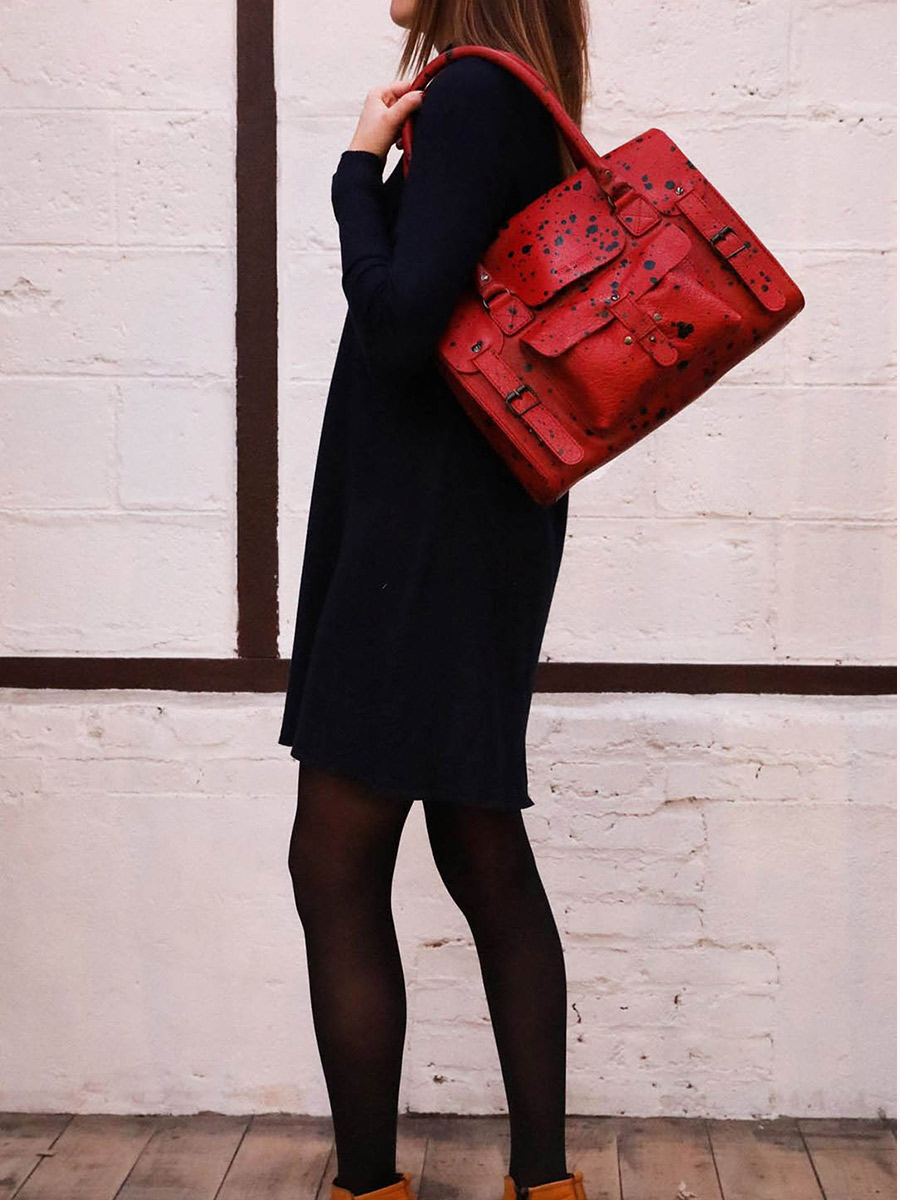 foto-interno-borsa-a-tramoggia-in-pelle-donna-rossa-lerive-gauche-artista-m-rosso-carmine-paul-marius-w01m-a-r