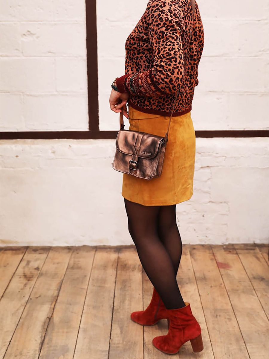 foto-portafoglio-borsa-a-tramoggia-in-pelle-donna-rame-lessentiel-rame-paul-marius-m21-c