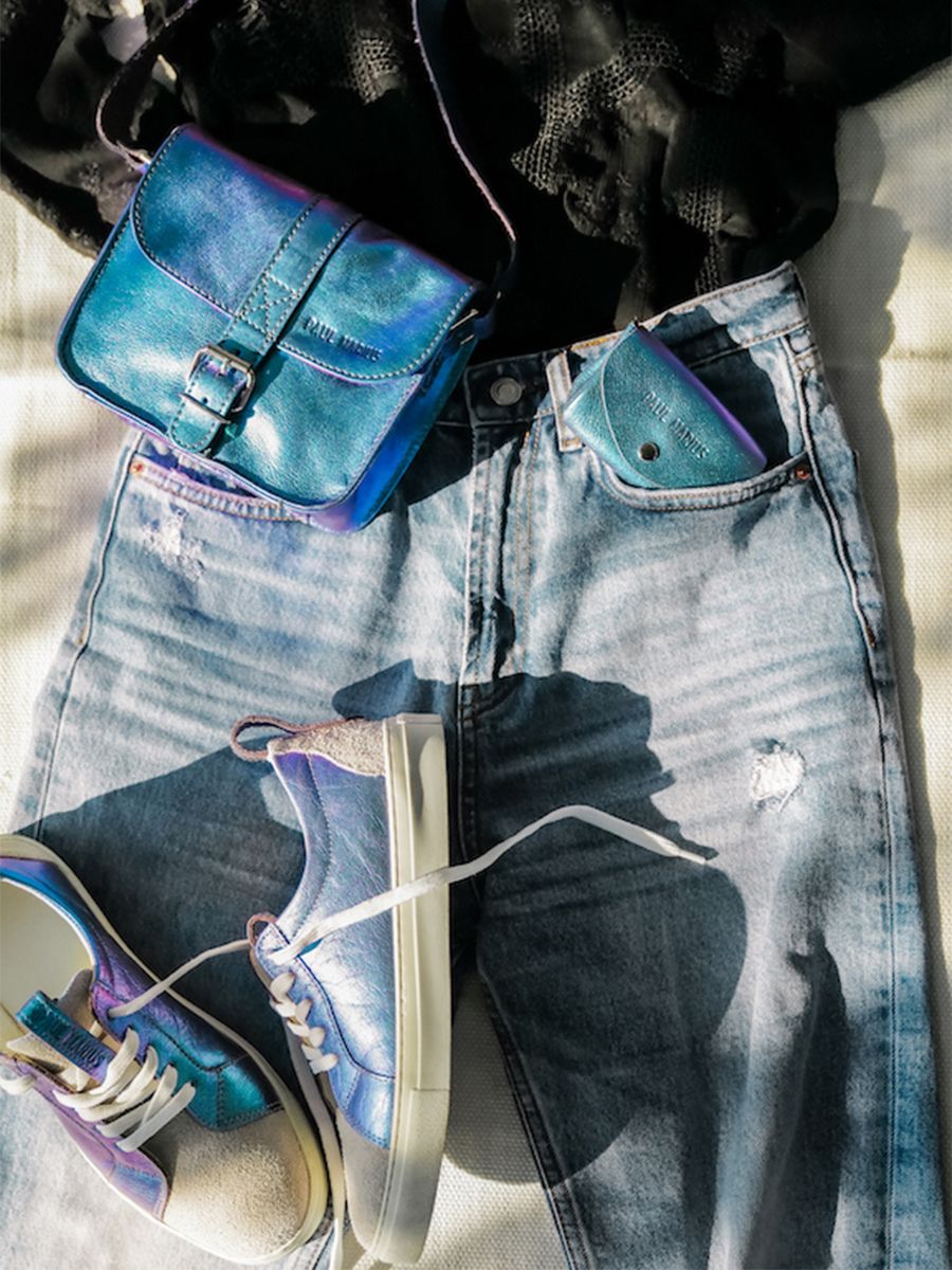 foto-materiale-piccola-borsa-a-tracolna-in-pelle-donna-blu-lessentiel-scarabee-paul-marius-m21-p-blu