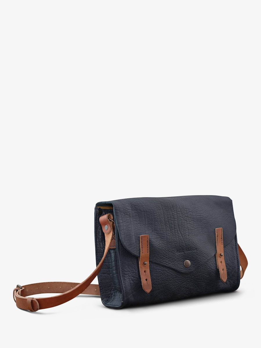 foto-vista-laterale-borsa-a-tramoggia-in-pelle-donna-blu-lindispensable-bleu-encre-paul-marius-w08-db