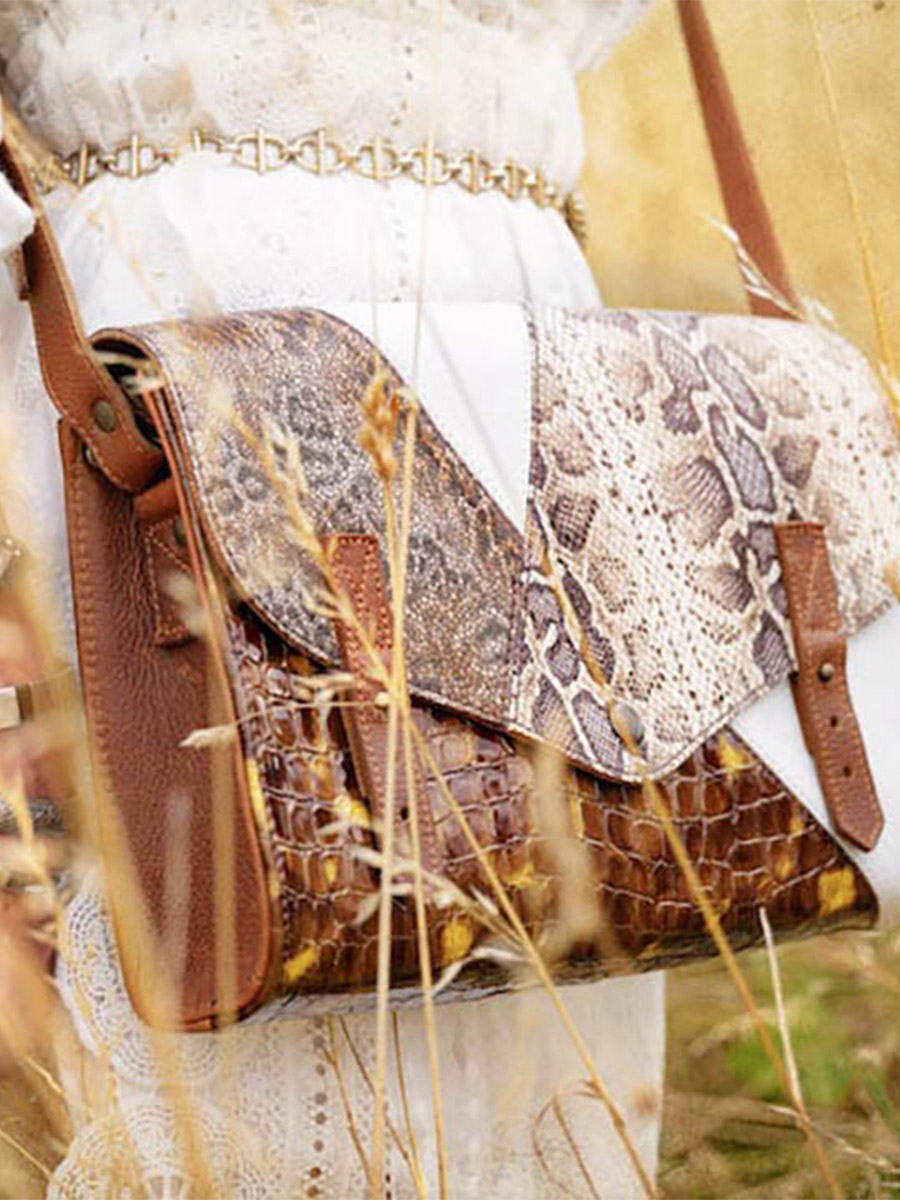 foto-portafoglio-borsa-a-tramoggia-in-pelle-da-donna-multicolore-lindispensable-chimere-colorado-paul-marius-w08-ch-cl