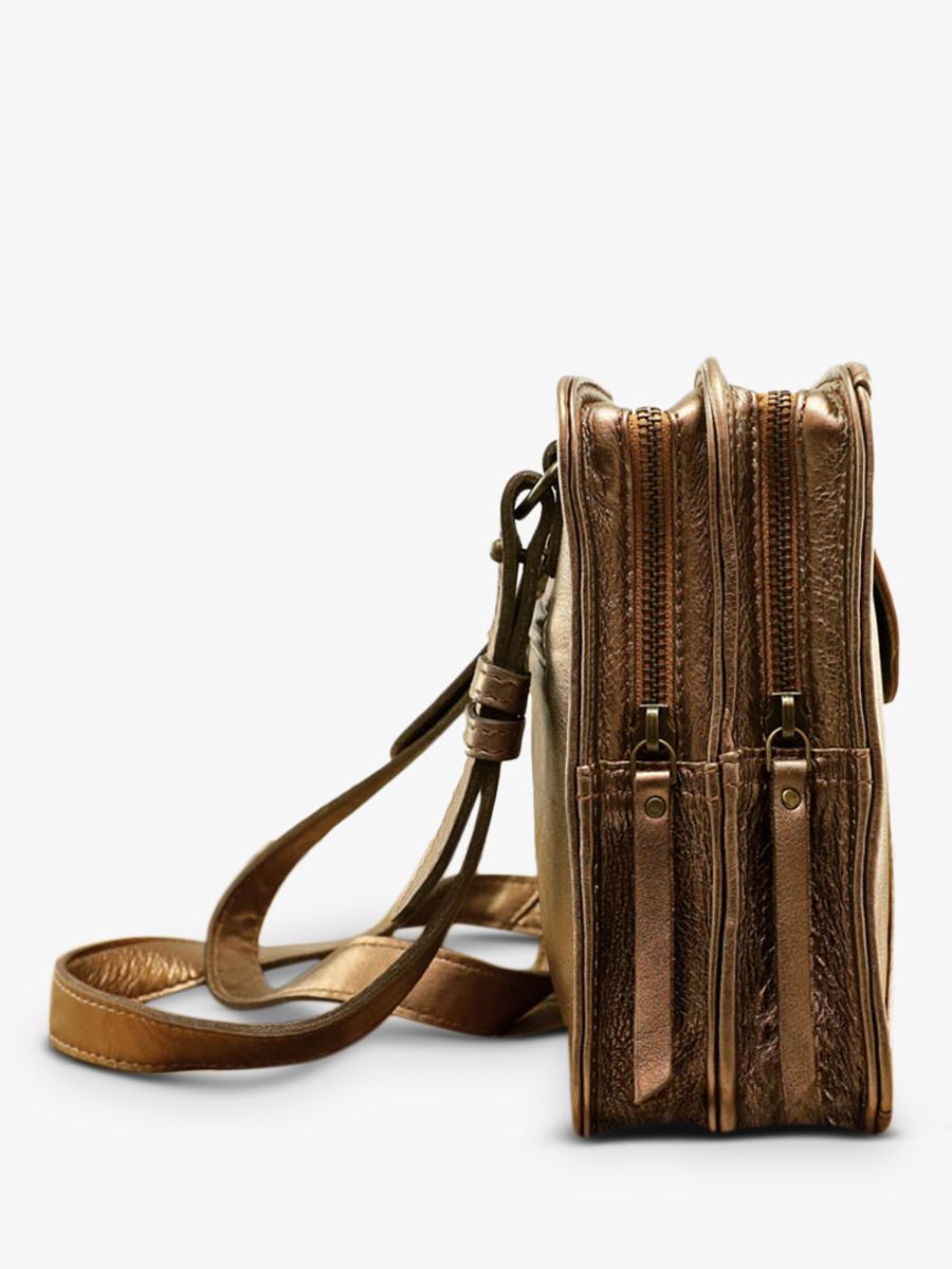 foto-vista-laterale-borsa-a-tramoggia-in-pelle-da-donna-cuivre-legraphique-cuivre-paul-marius-w17-c