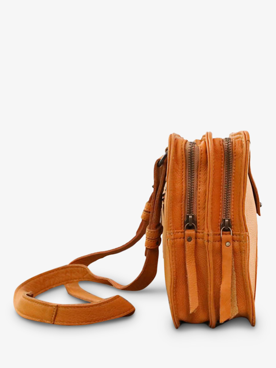 foto-vista-laterale-borsa-a-tramonto-in-pelle-da-donna-gialla-legraphique-safran-paul-marius-w17-y