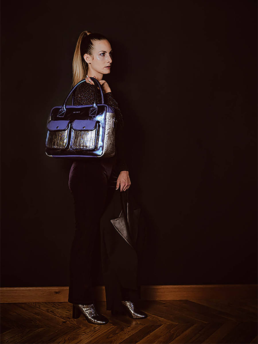 foto-portadocumenti-in-pelle-donna-ledandy-cosmos-paul-marius-w04-cs