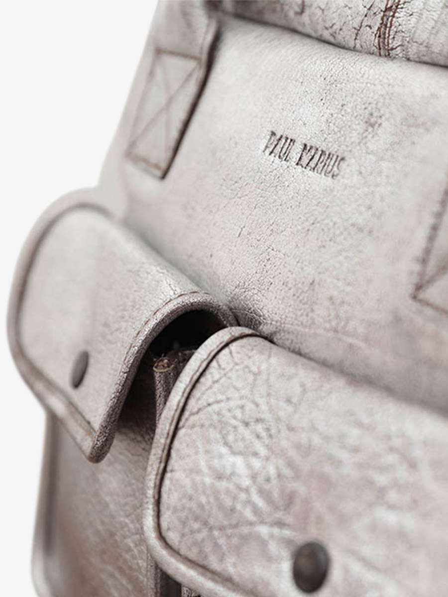 foto-vista-frontale-portadocumenti-in-pelle-donna-argento-ledandy-ambra-argento-paul-marius-w04-bs