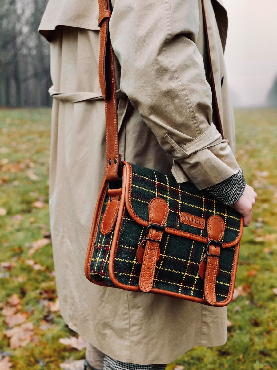 foto-materiale-borsa-a-tramoggia-in-pelle-da-donna-lasacoche-s-celtik-paul-marius-m02s10-sco-gr-ol