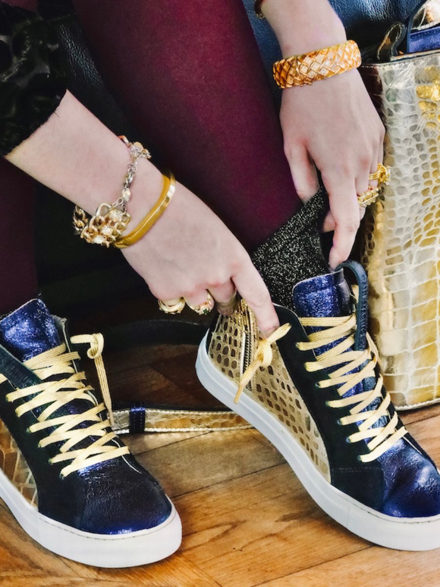 foto-vista-frontale-sneaker-donna-pelle-blu-argento-pm001-caiman-oro/blu-metallizzato-paul-marius-pm001-c-g-mcblu-s36