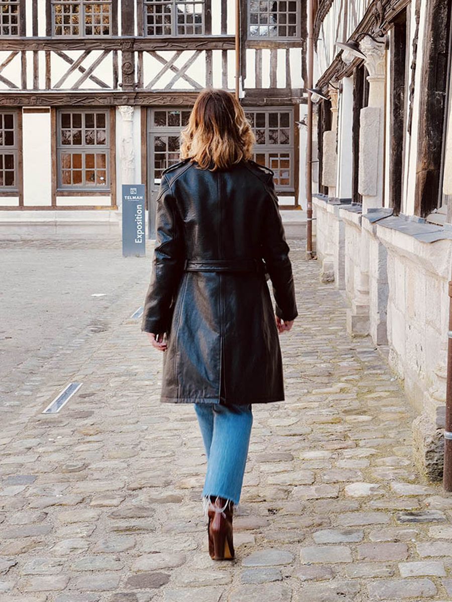 foto-vista-posteriore-trench-in-pelle-donna-nero-letrench-nero-paul-marius-wtc-b-s36