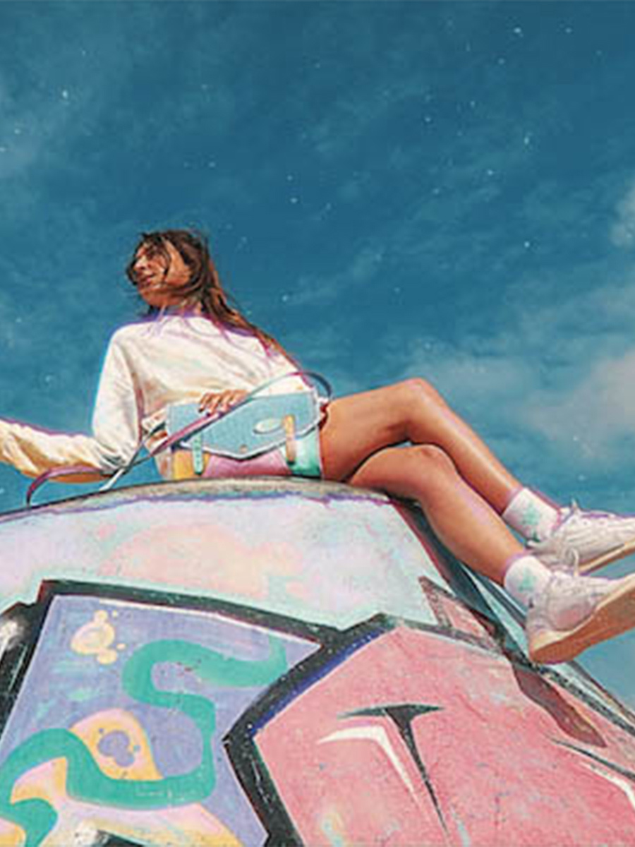 foto-portafoglio-borsa-a-tramoggia-in-pelle-donna-lindispensable-90s-paul-marius-w08-denim