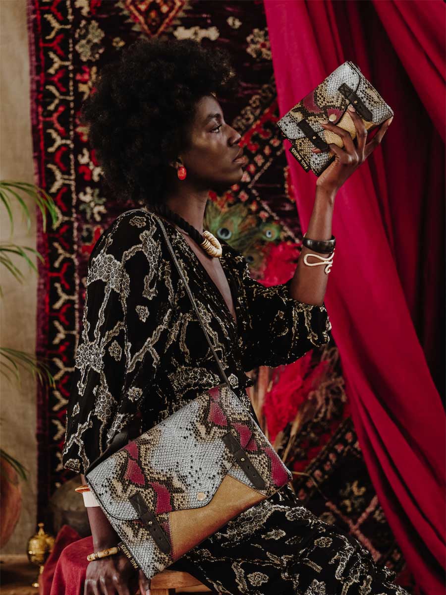 foto-vista-laterale-borsa-a-tramoggia-in-pelle-da-donna-il-mini-indispensable-byzance-paul-marius-w08s-byz