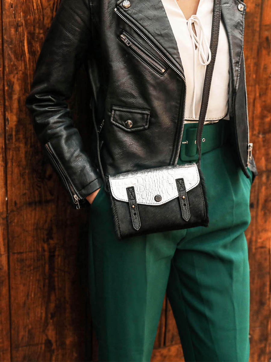 foto-portafoglio-borsa-a-tramoggia-in-pelle-donna-argento-nero-il-mini-indispensable-caimano-argento-nero-paul-marius-w08s-c-s-b