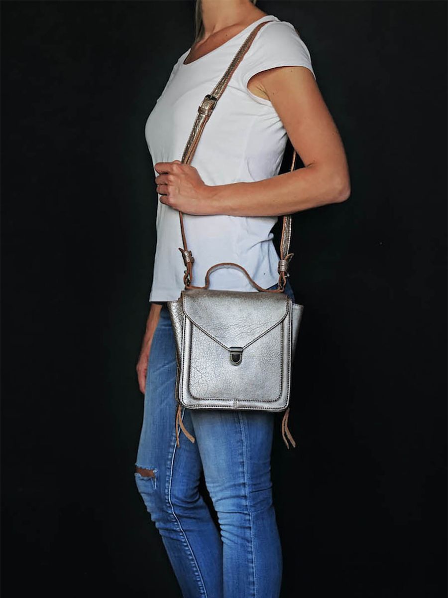 foto-portafoglio-borsa-a-tramoggia-in-pelle-donna-argento-mistinguette-ambra-argento-paul-marius-w20-bs