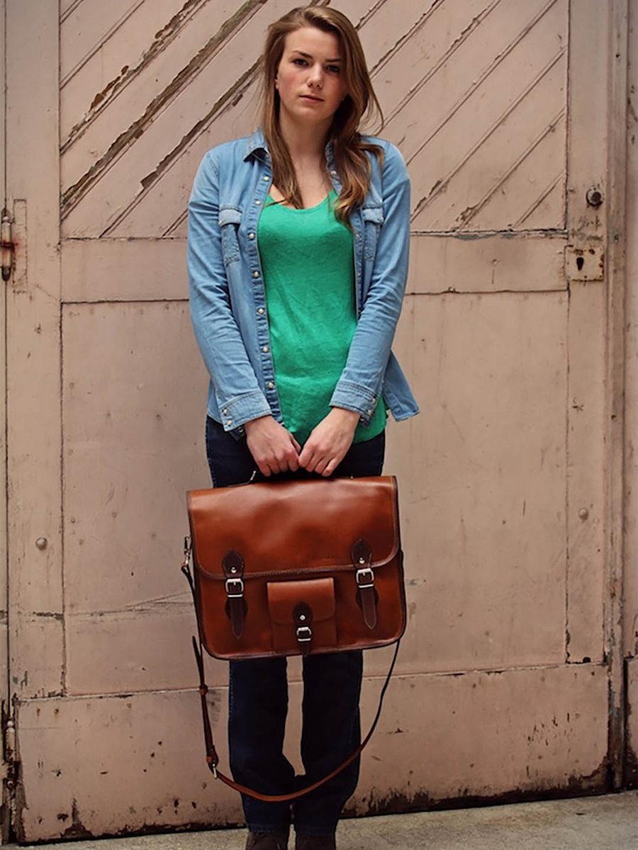 foto-portadocumenti-in-pelle-marrone-le-grand-express-l-naturale-paul-marius-m18s16l