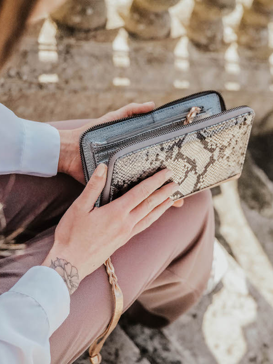 foto-vista-laterale-portafoglio-in-pelle-donna-leportefeuille-charlotte-aphrodite-paul-marius-m63-aph