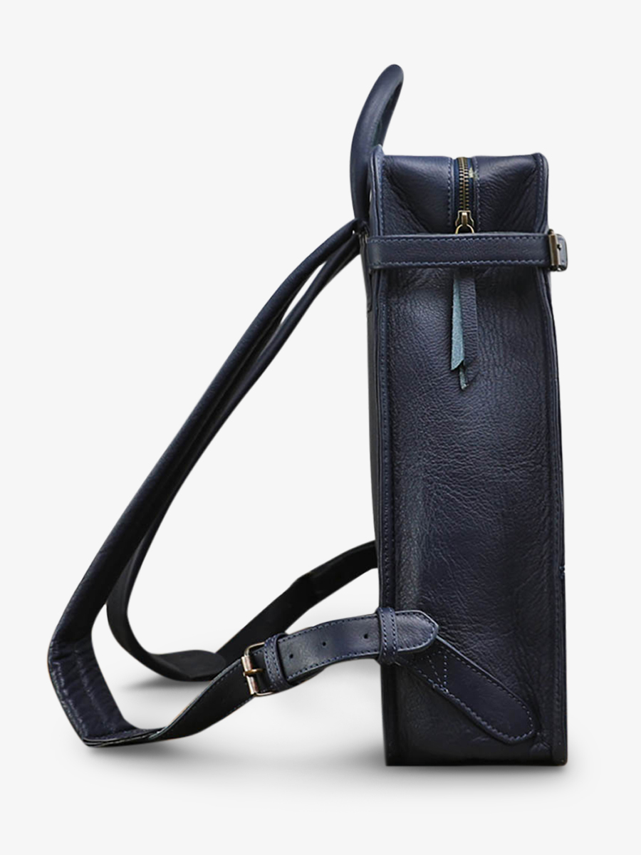 foto-vista-laterale-zaino-in-pelle-blu-lecitadin-bleu-encre-paul-marius-b04-db