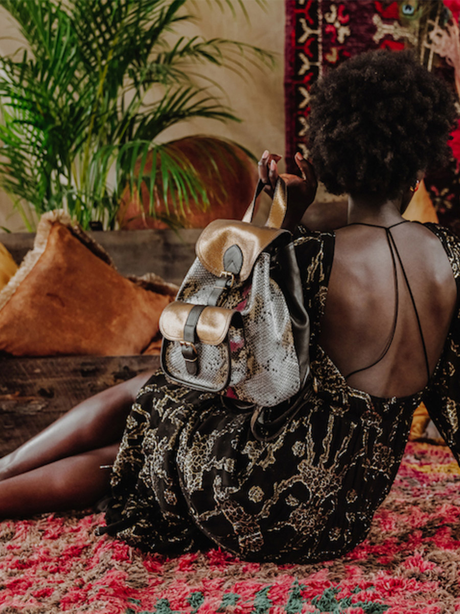 foto-vista-laterale-zaino-in-pelle-donna-lebaroudeur-byzance-paul-marius-m40-byz