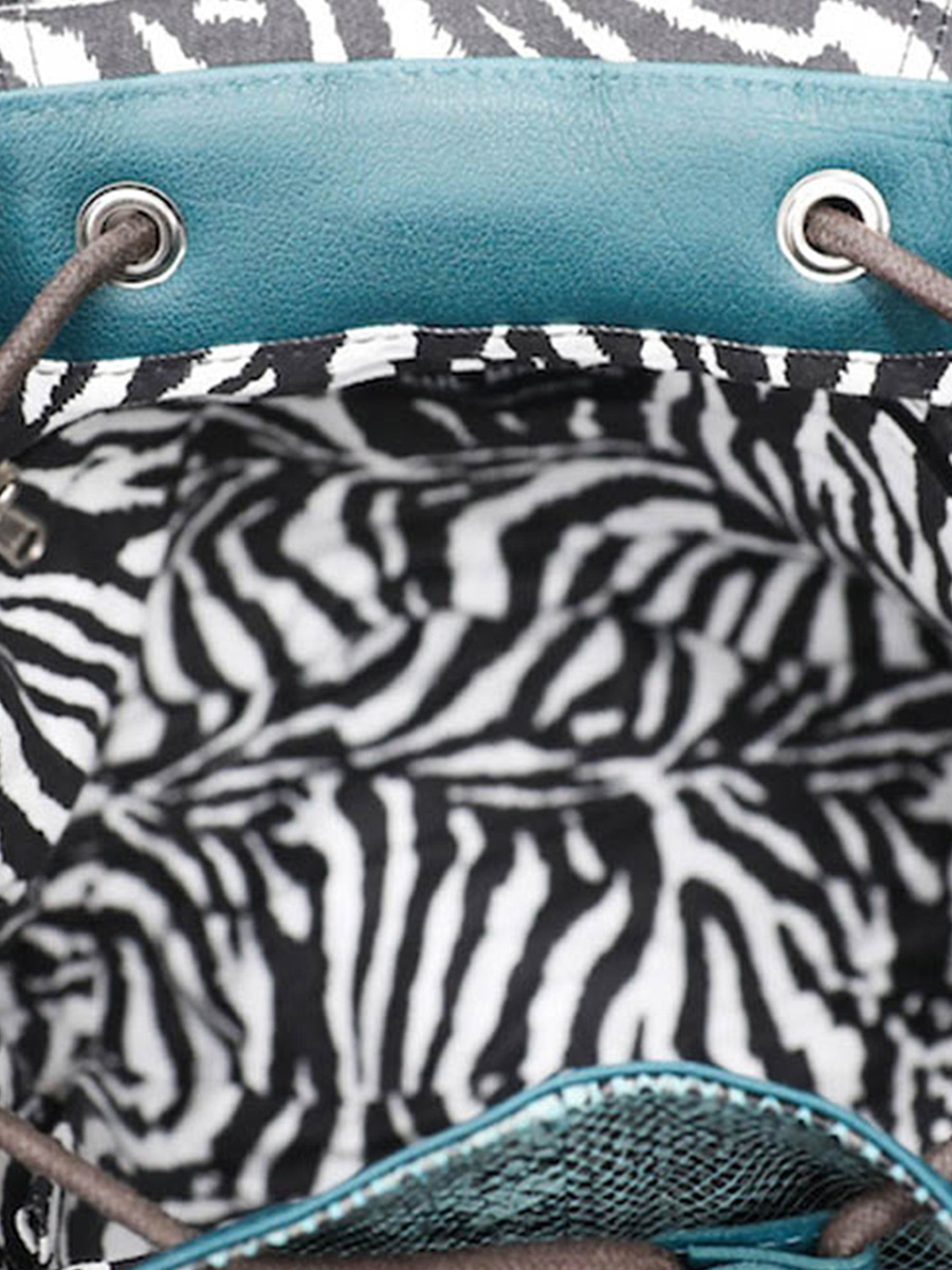 foto-vista-laterale-zaino-in-pelle-donna-blu-argento-lebaroudeur-chimere-blu-piscina-argento-paul-marius-m40-ch-blu-s