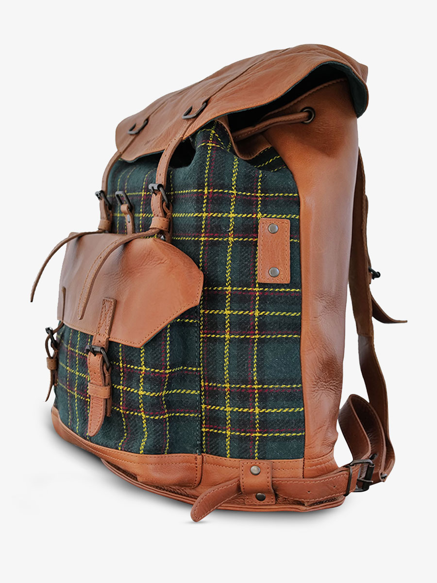 foto-vista-laterale-zaino-in-pelle-per-uomo-monlegionnaire-celtik-paul-marius-bbp-sco-gr-ol