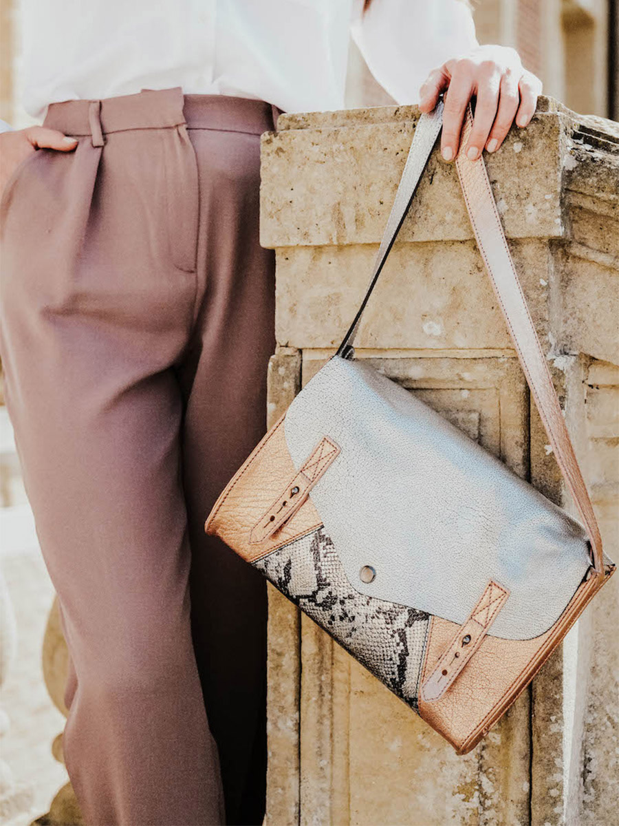 foto-portafoglio-borsa-a-tramoggia-in-pelle-donna-lindispensable-aphrodite-paul-marius-w08-aph