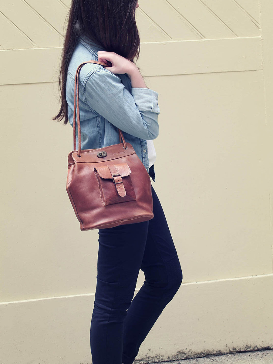 foto-portafoglio-borsa-a-mano-in-pelle-marrone-le1950-naturale-paul-marius-m46-l